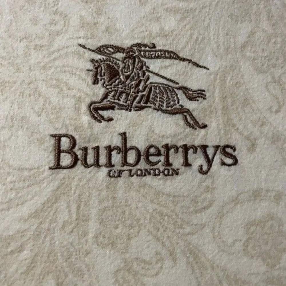 Burberry’S Cream and Brown Embroidered Fabric sheet set!